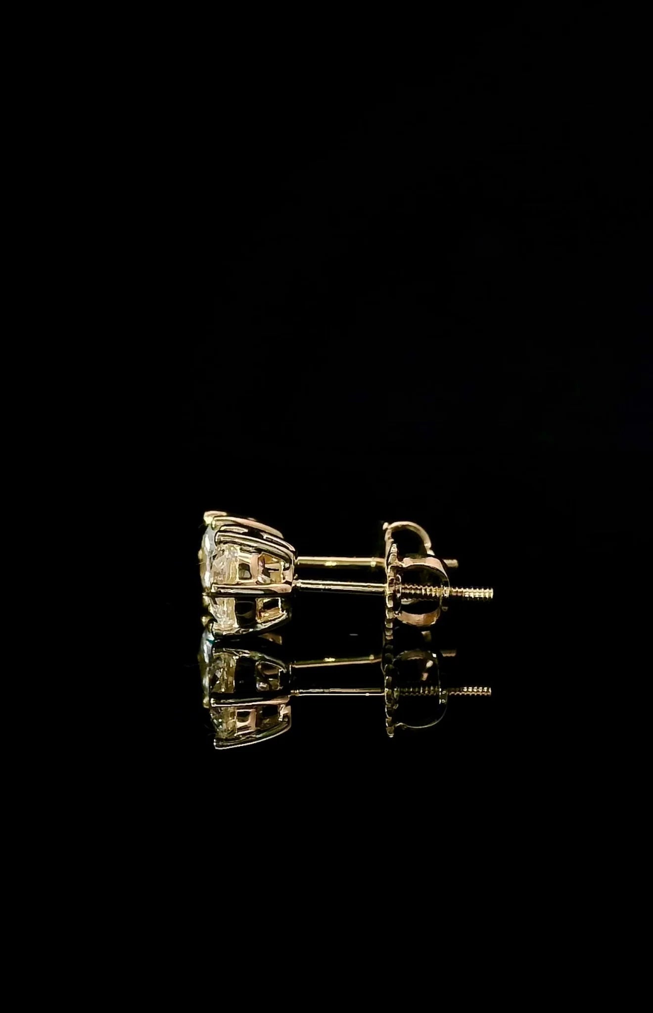 DIAMOND STUDS