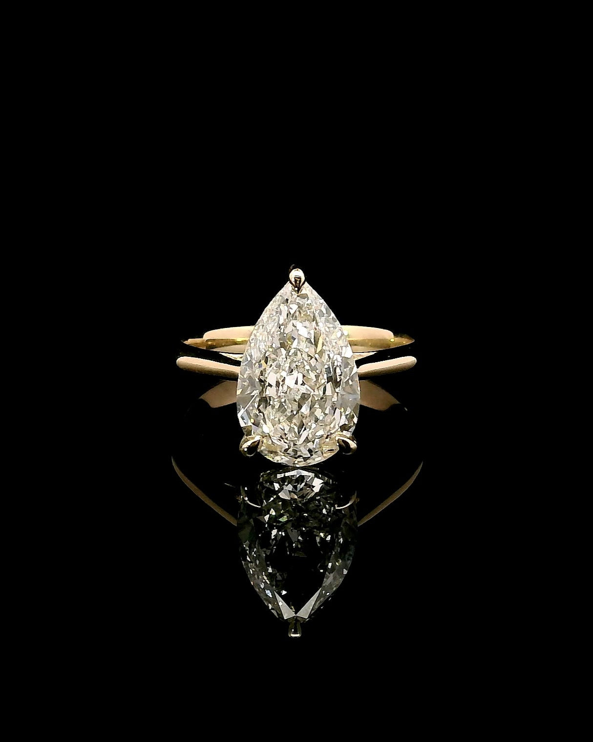 3.74CT Pear With Cathederal Setting