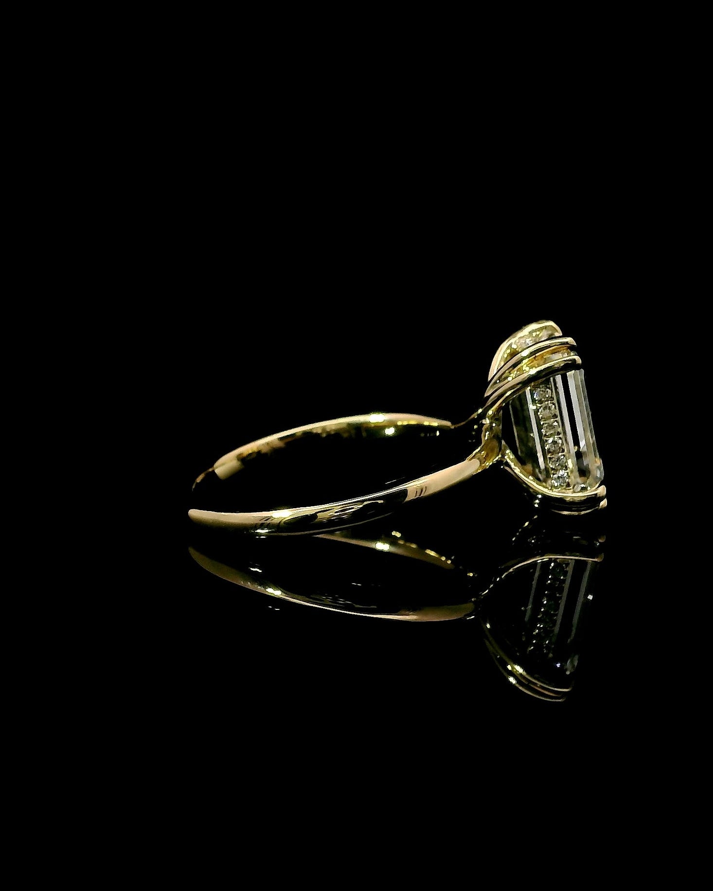 2.31CT Emerald - Double Claw Prongs