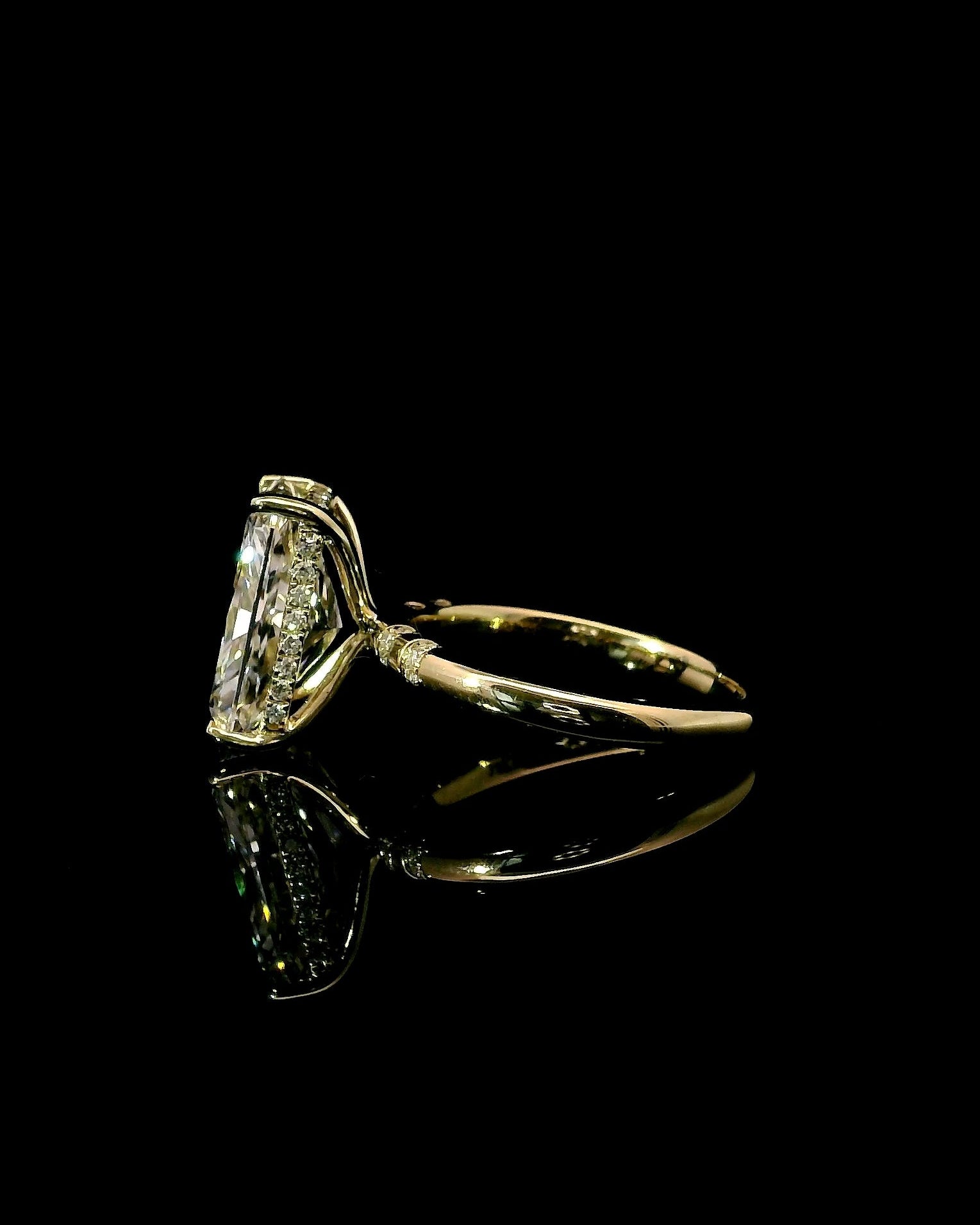 4.23CT Radiant - Pave Details