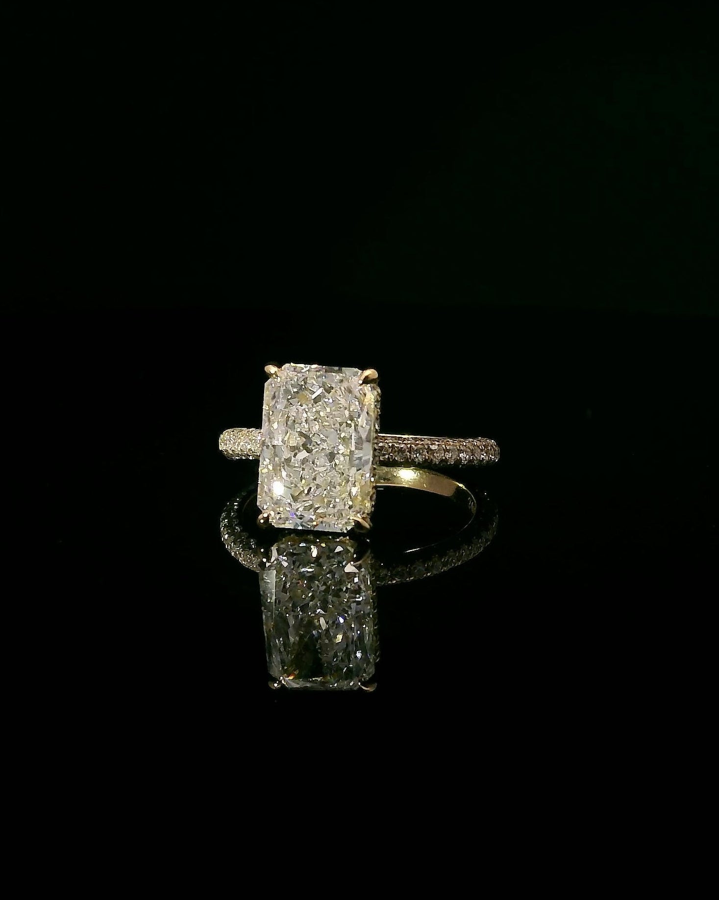 3CT Radiant - Pave Band