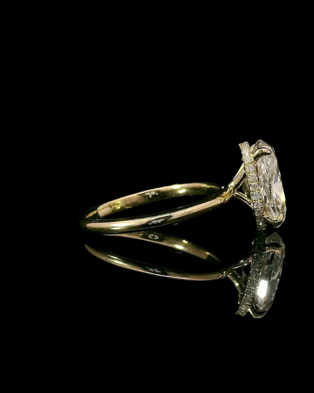 3.5CT Oval - Wrap around halo
