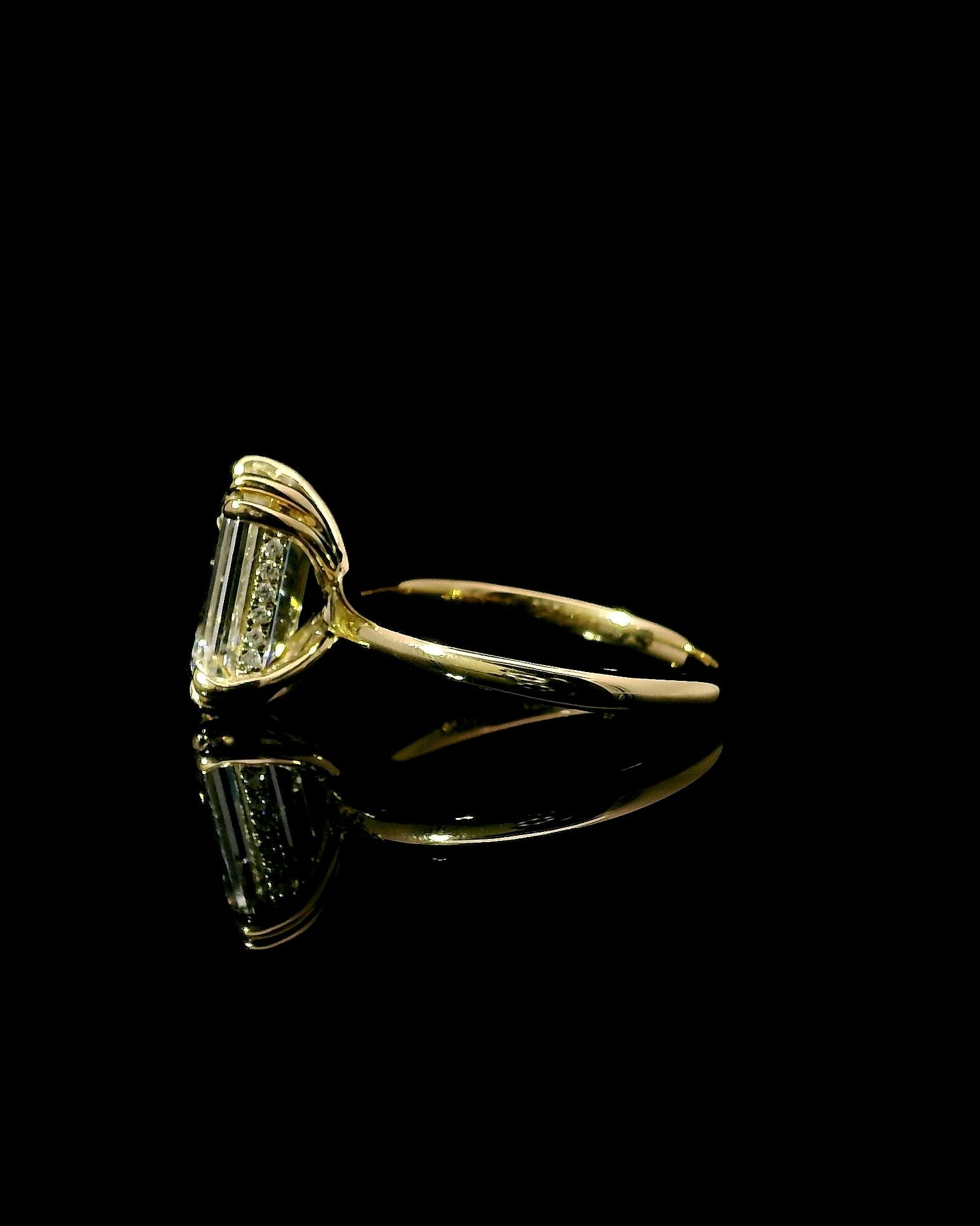 2.31CT Emerald - Double Claw Prongs