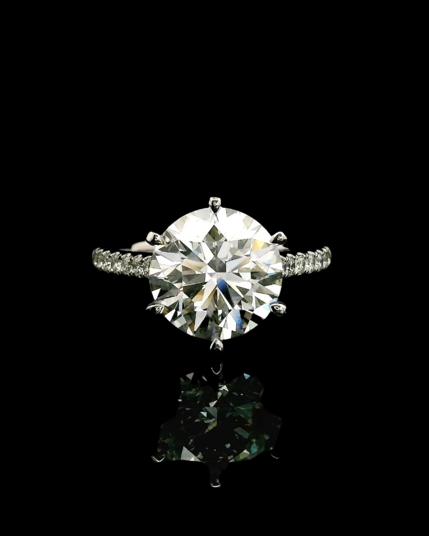 4CT Round Solitaire - Pave Band
