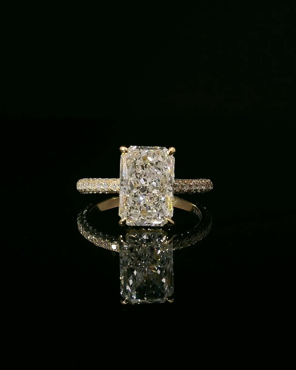 3CT Radiant - Pave Band