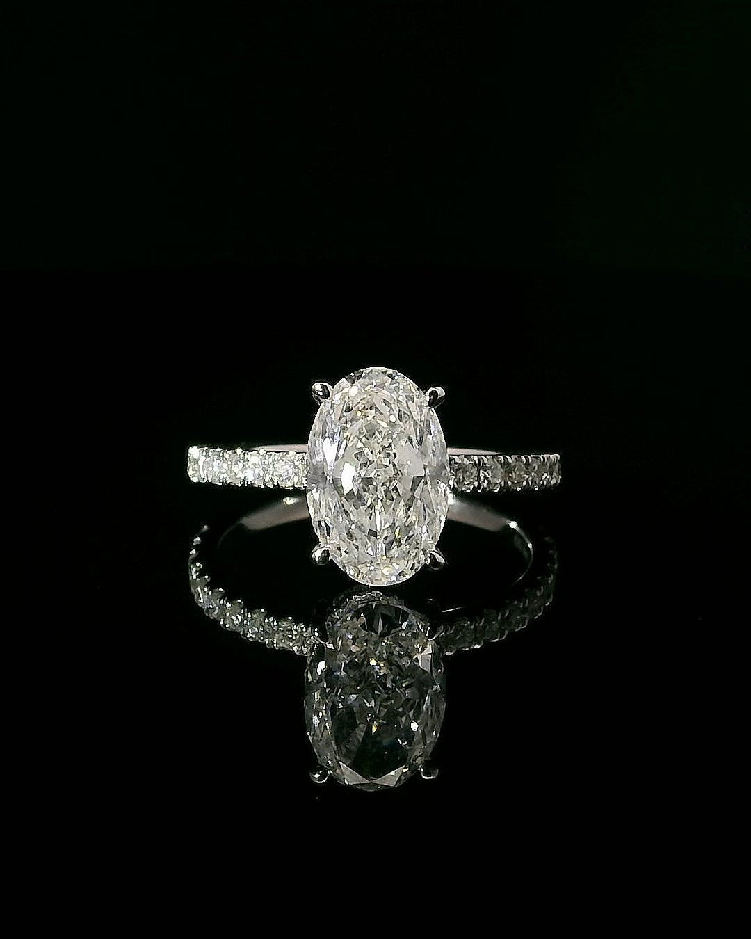 2.2CT Oval - Pave Band