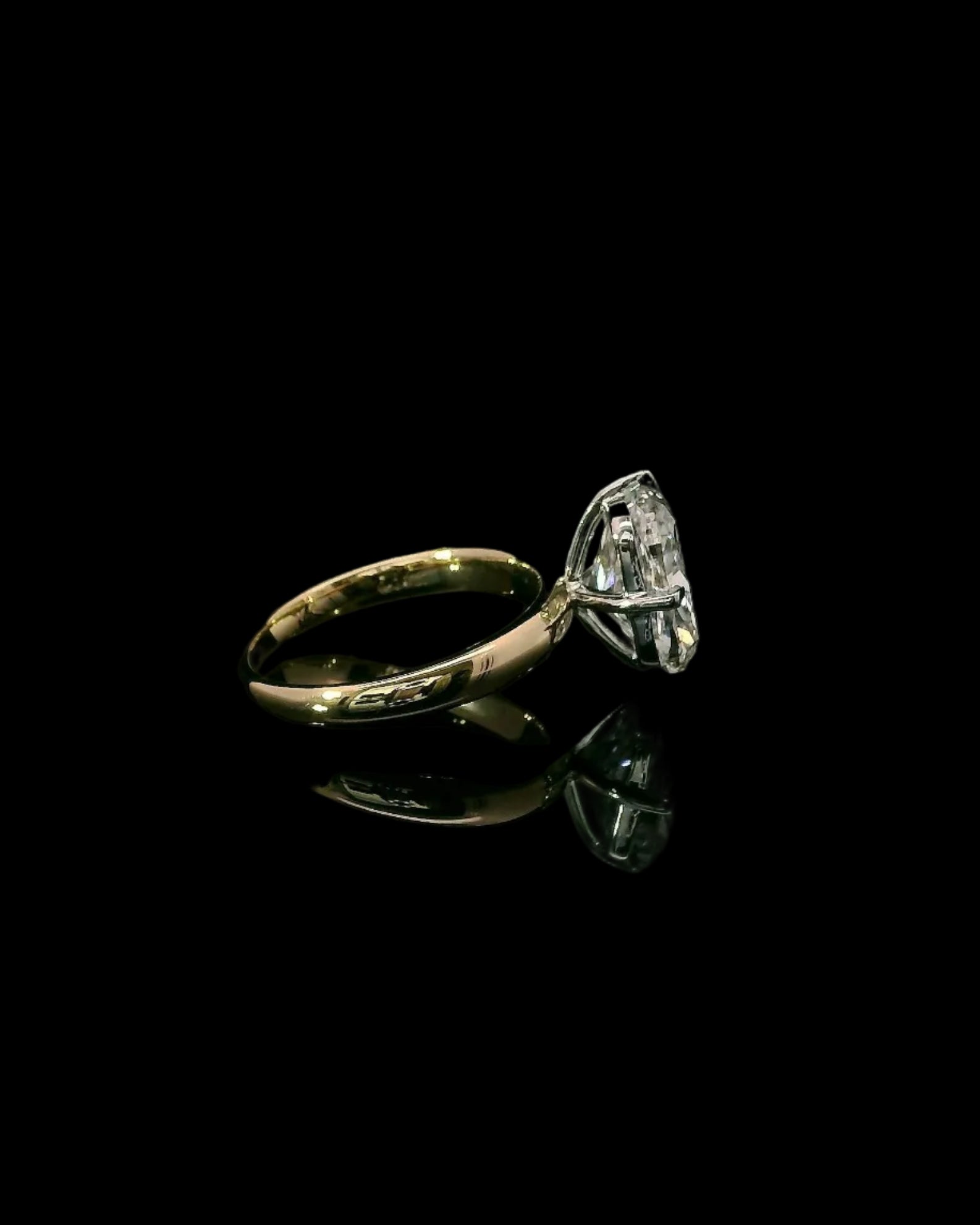 4CT Elongated Cushion Solitaire